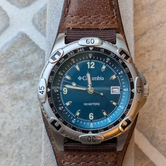Columbia Watch - Picture 1 of 4
